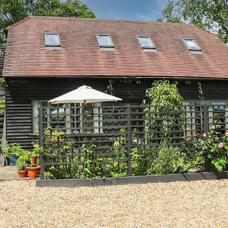 The Barn At Sandhole Cottage Tonbridge Exterior photo